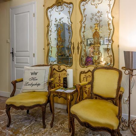 Champagne House - Elegance, Luxury And Charm Bed & Breakfast Condom Exterior photo