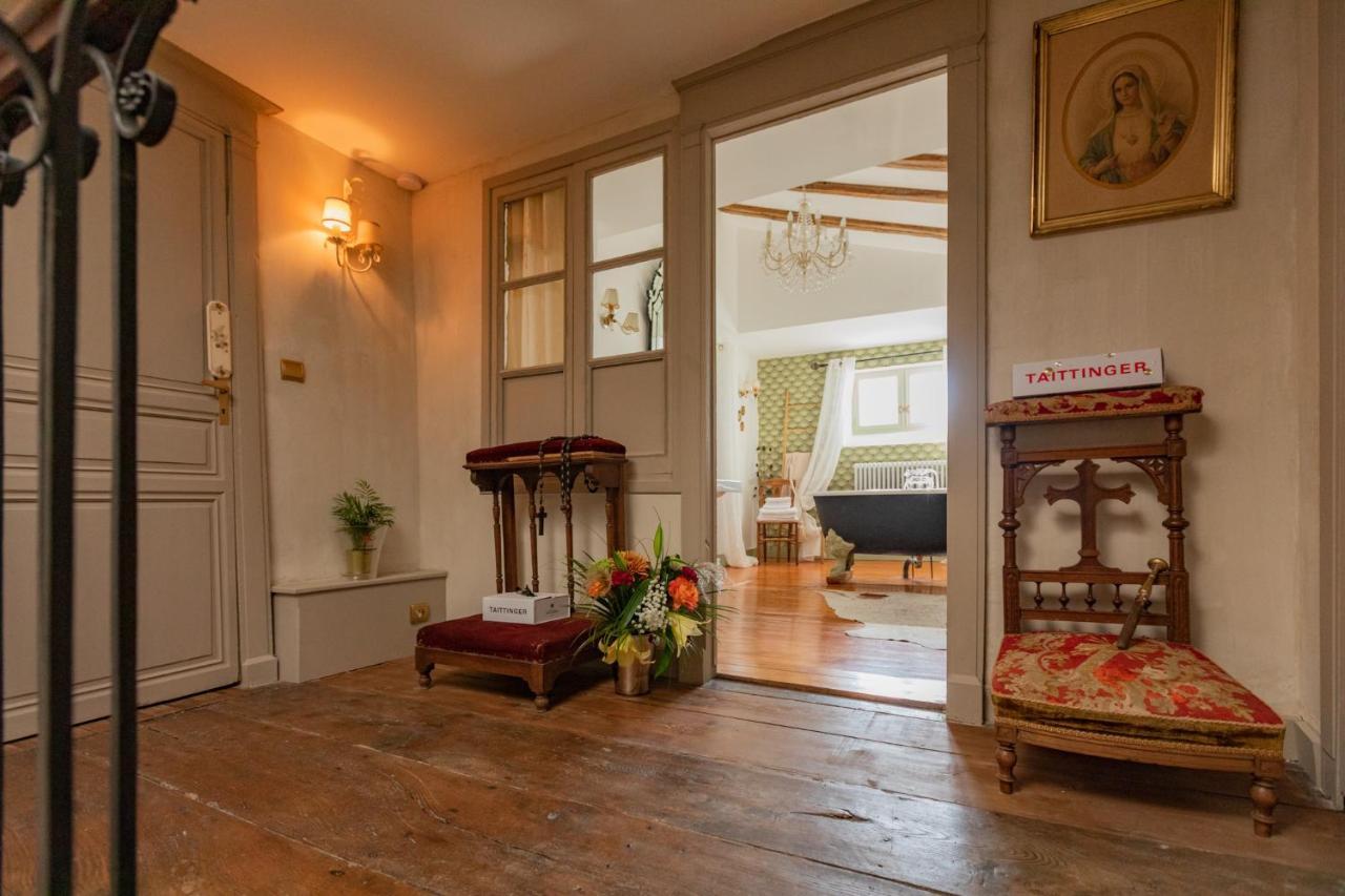 Champagne House - Elegance, Luxury And Charm Bed & Breakfast Condom Exterior photo