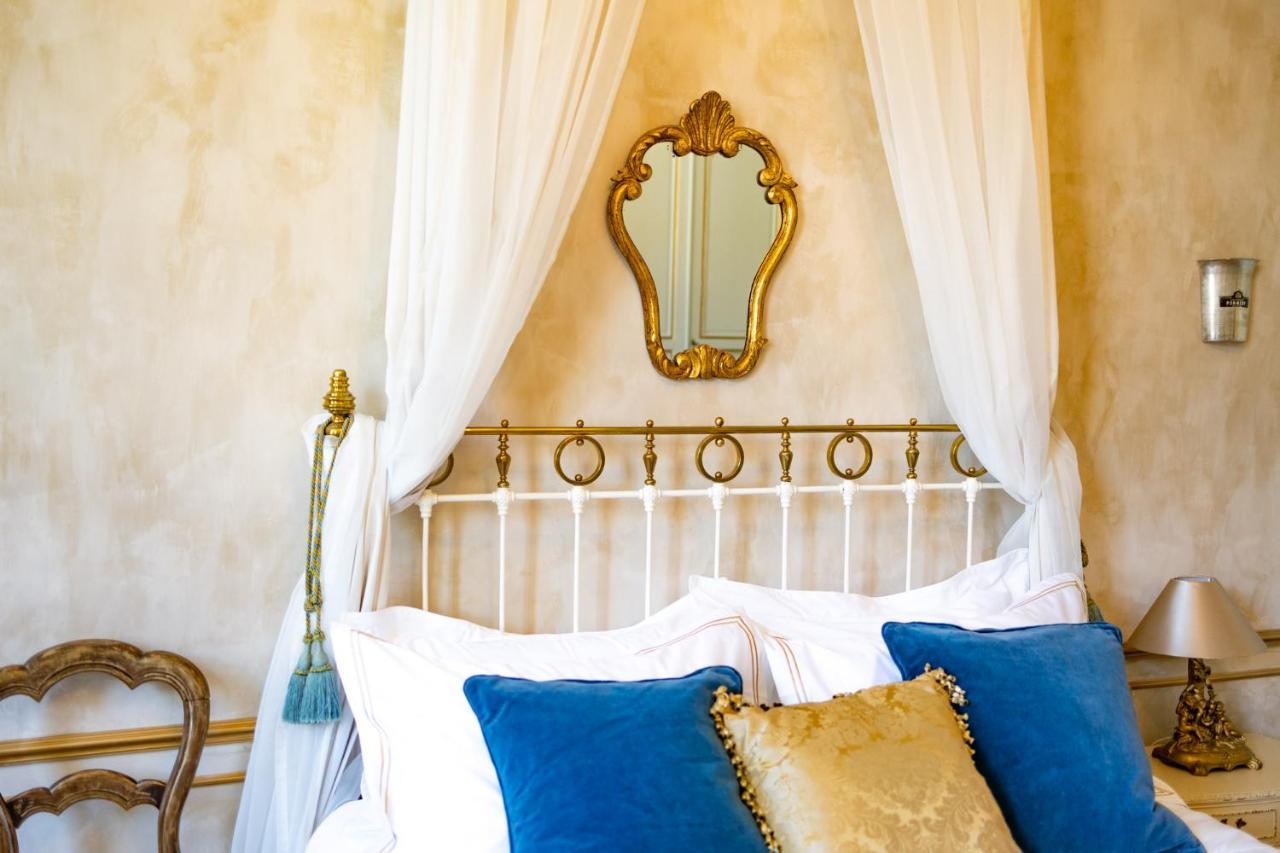 Champagne House - Elegance, Luxury And Charm Bed & Breakfast Condom Exterior photo