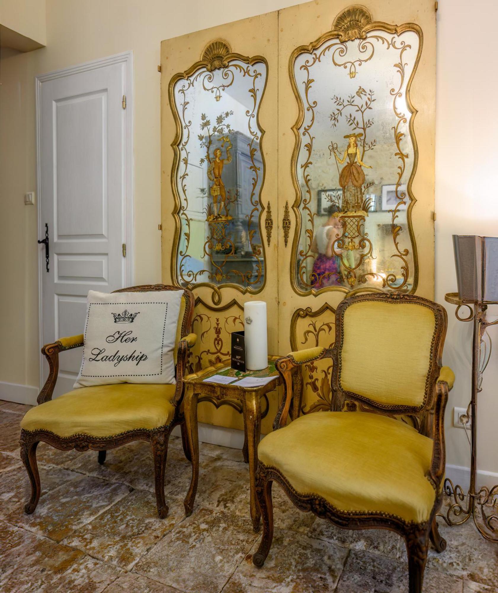 Champagne House - Elegance, Luxury And Charm Bed & Breakfast Condom Exterior photo